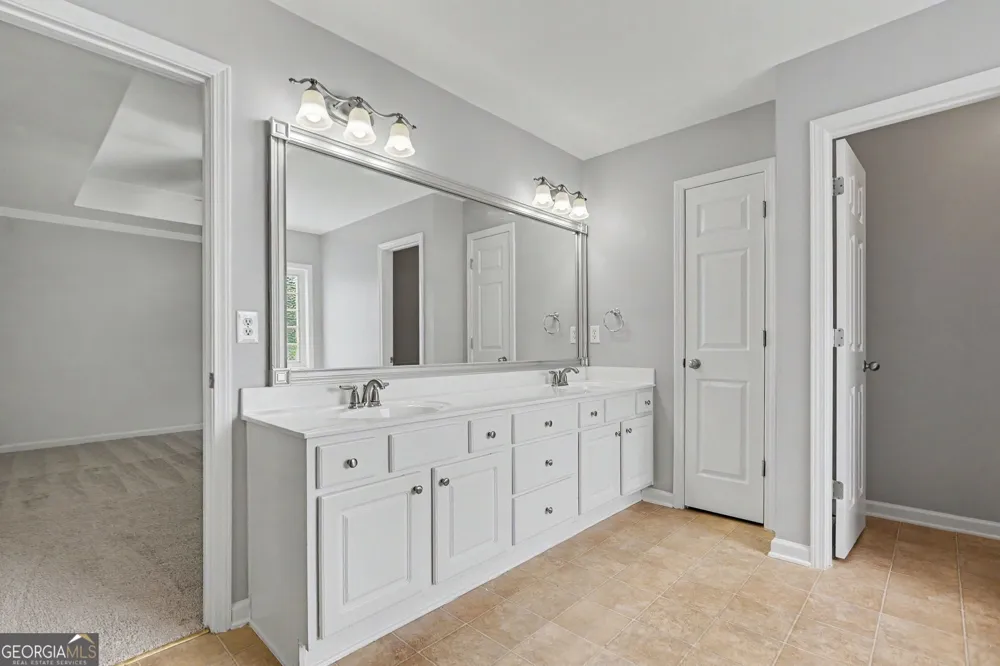 211 Meadow RUN Carrollton, GA 30116