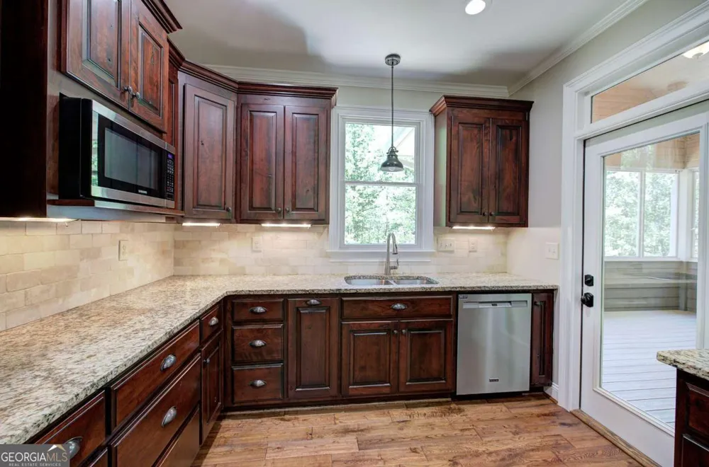 25 Mountain Creek TRL NE Fairmount, GA 30139