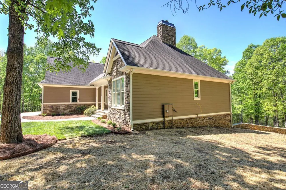 25 Mountain Creek TRL NE Fairmount, GA 30139