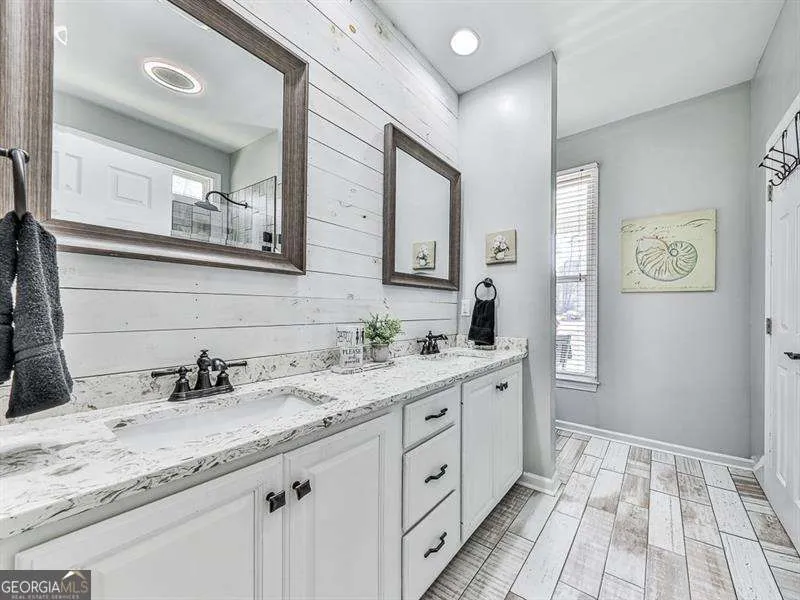 1206 Garden ROW NE Dalton, GA 30721