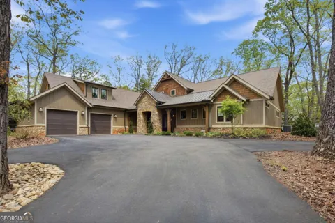 83 Summit DR W