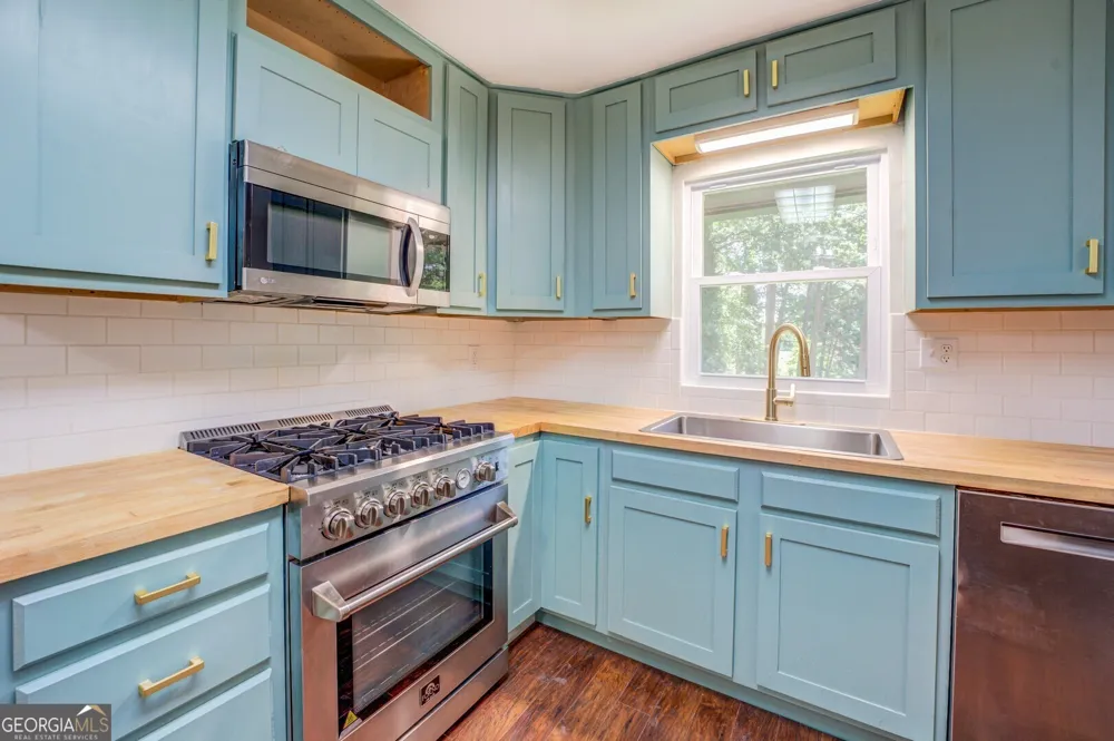 1288 Elva DR SW South Fulton, GA 30331