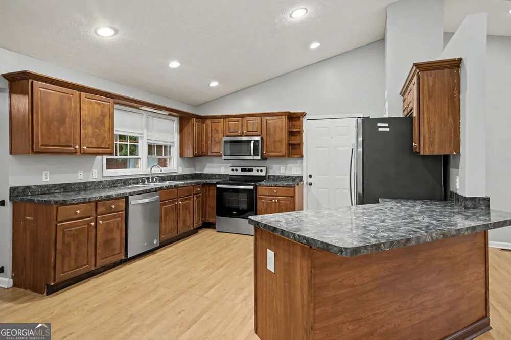 413 Old Newnan RD Carrollton, GA 30117