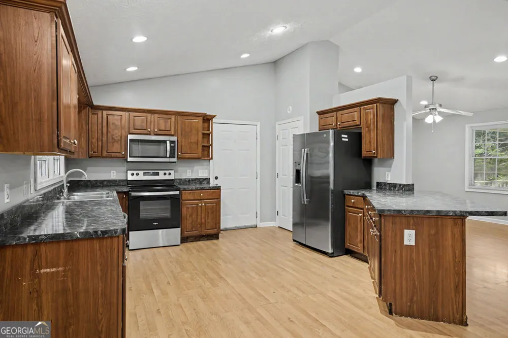 413 Old Newnan RD Carrollton, GA 30117
