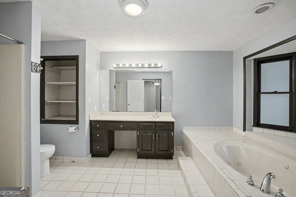 413 Old Newnan RD Carrollton, GA 30117