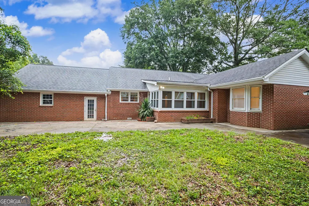 413 Old Newnan RD Carrollton, GA 30117