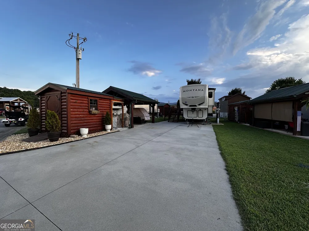218 Mountain Creek RD Blairsville, GA 30512