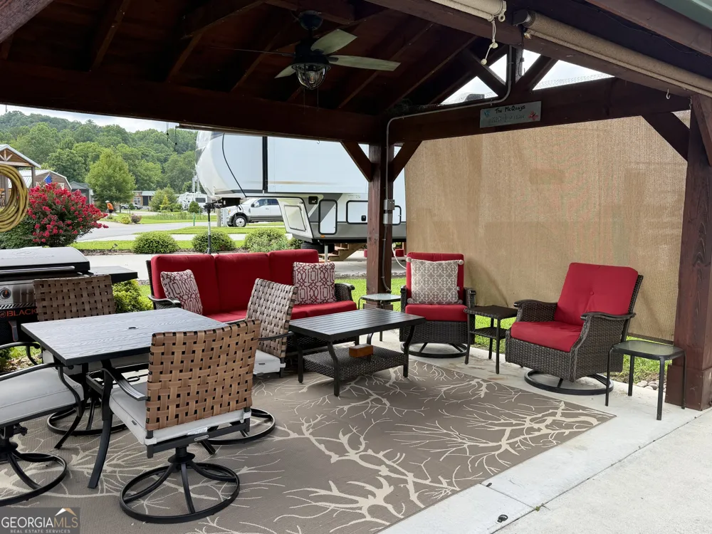 218 Mountain Creek RD Blairsville, GA 30512