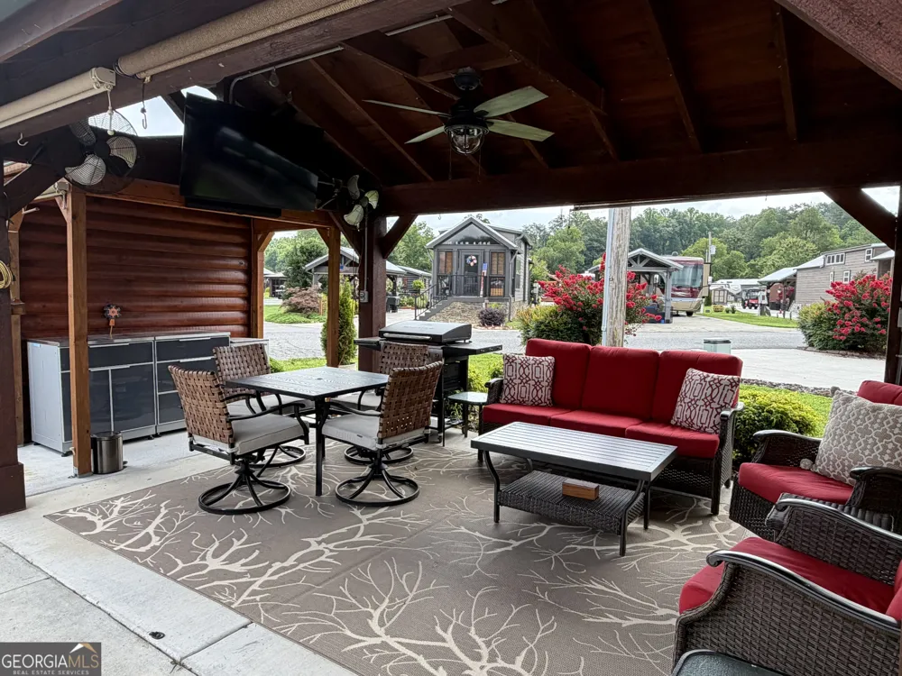 218 Mountain Creek RD Blairsville, GA 30512