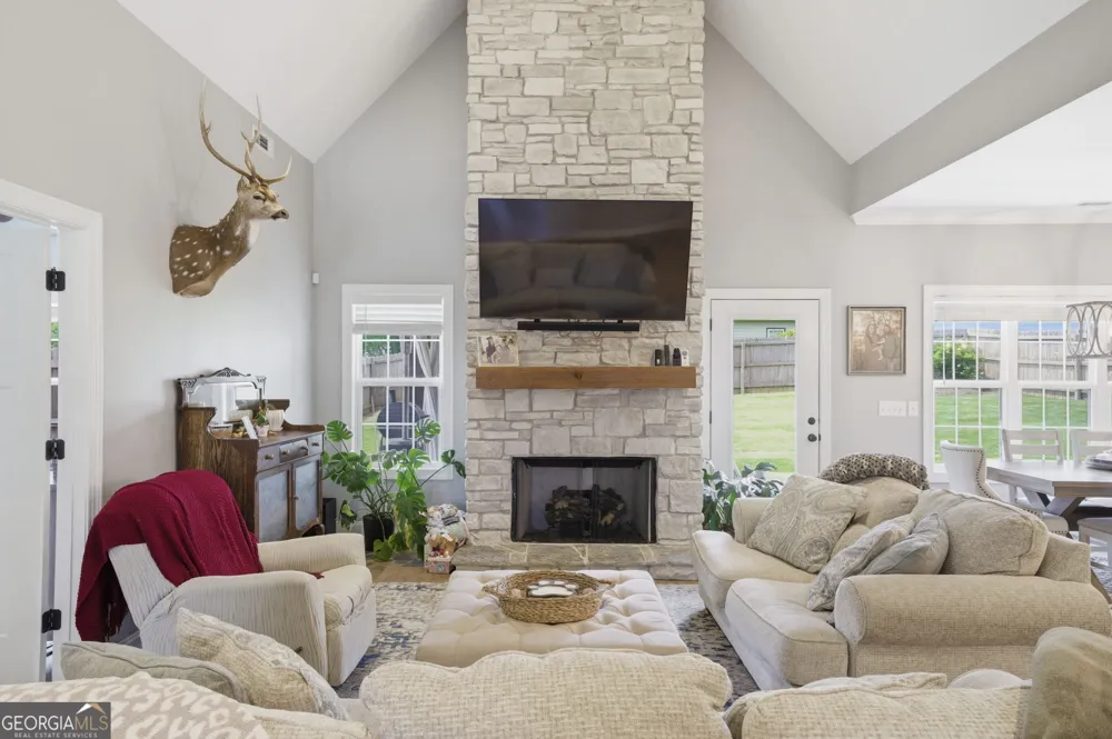 109 Mountain Laurel Calhoun, GA 30701