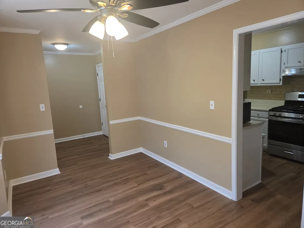 5595 Wells CIR Stone Mountain, GA 30087
