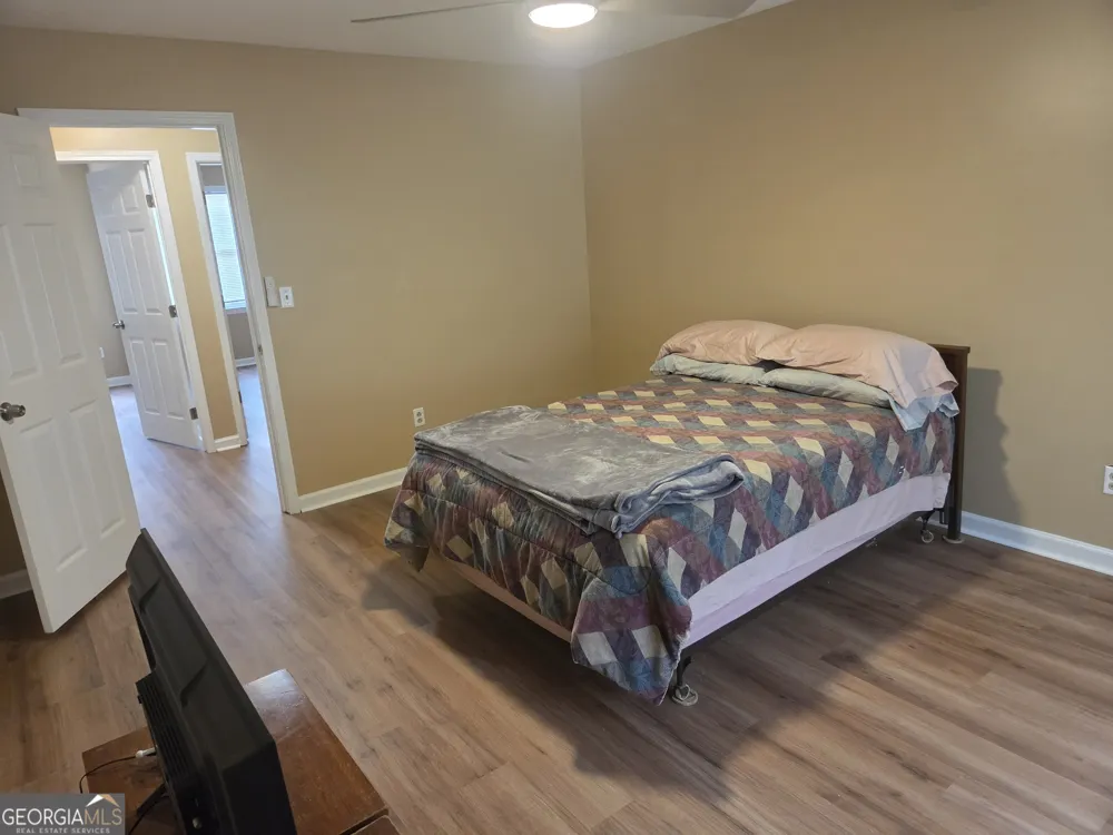 5595 Wells CIR Stone Mountain, GA 30087