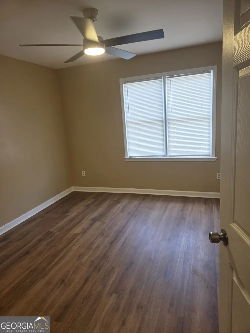 5595 Wells CIR Stone Mountain, GA 30087
