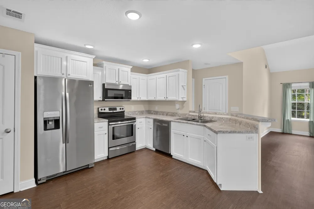 221 Stillwater DR Statesboro, GA 30461