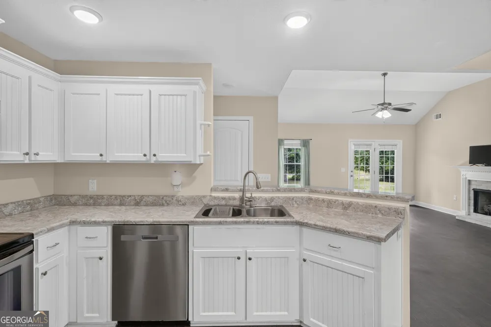 221 Stillwater DR Statesboro, GA 30461