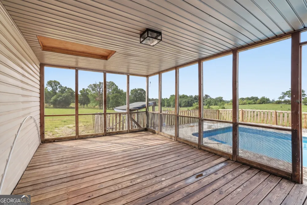 5525 Sandy Cross RD Carnesville, GA 30521