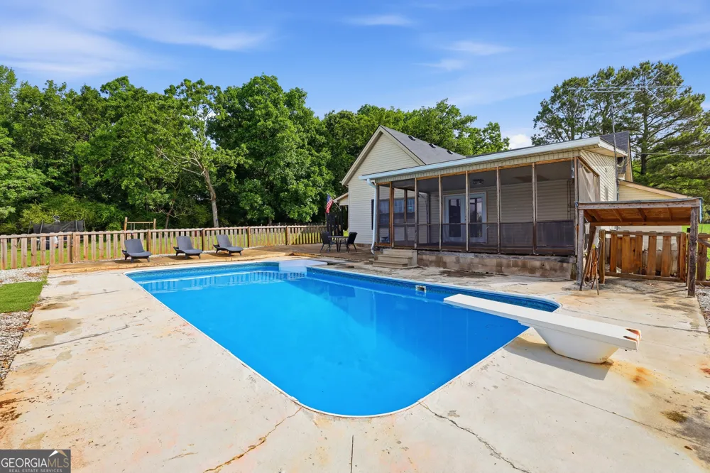 5525 Sandy Cross RD Carnesville, GA 30521