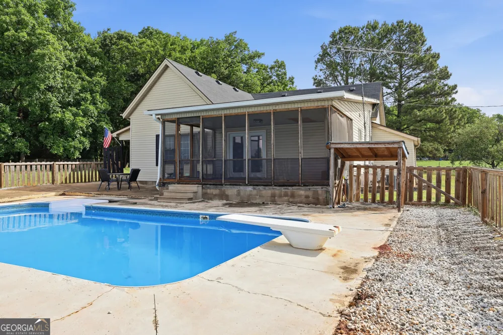 5525 Sandy Cross RD Carnesville, GA 30521