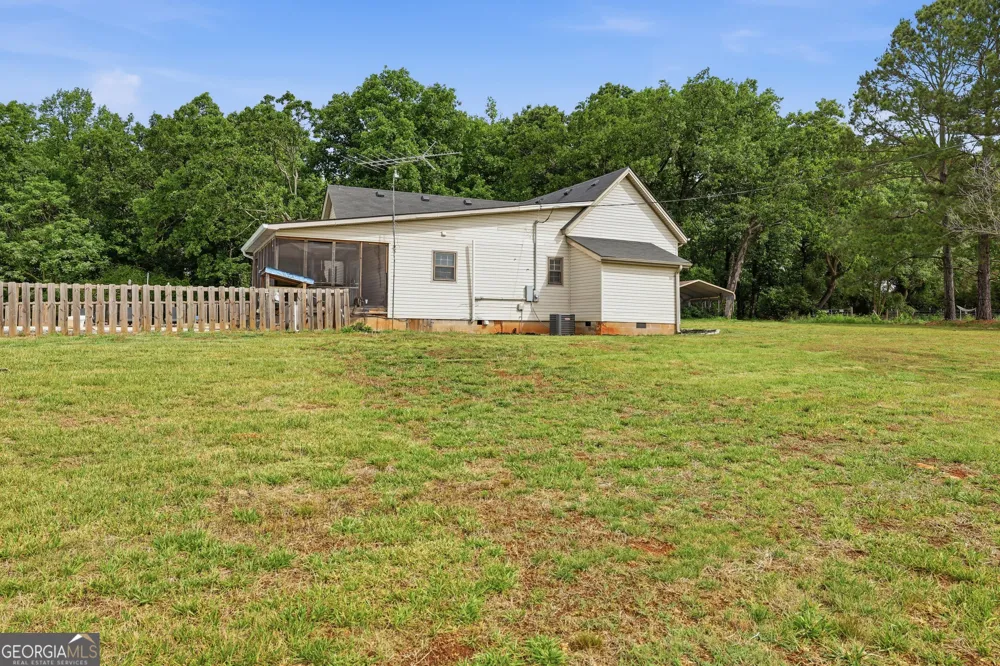 5525 Sandy Cross RD Carnesville, GA 30521