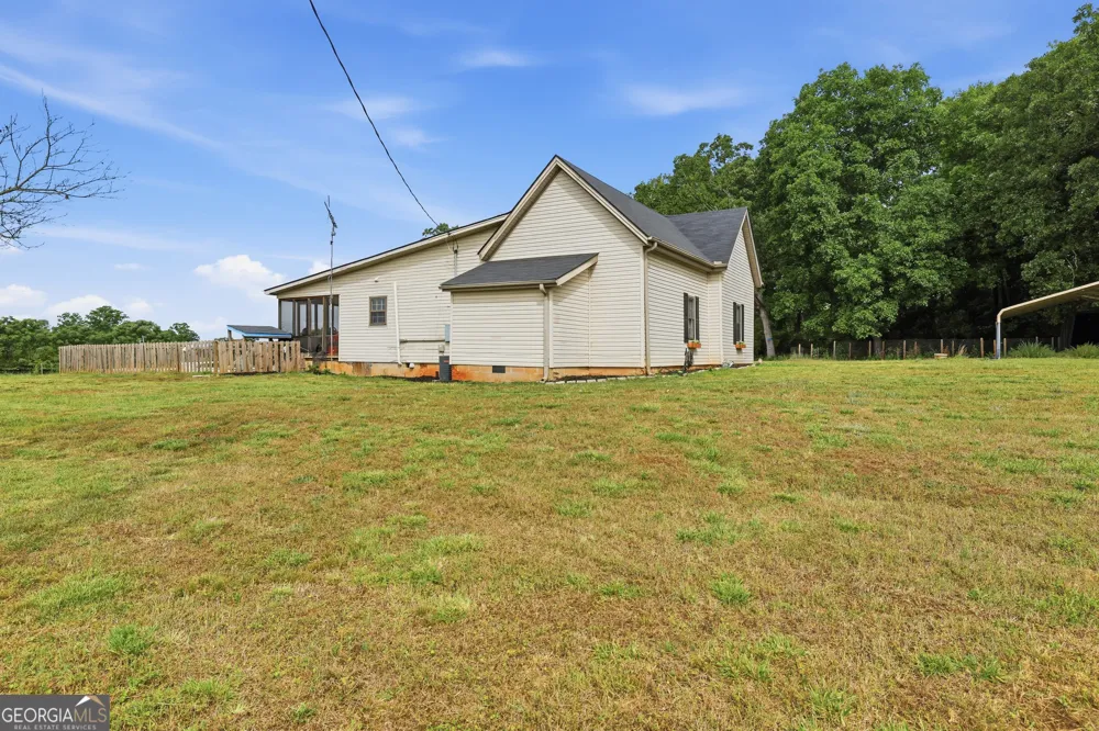 5525 Sandy Cross RD Carnesville, GA 30521