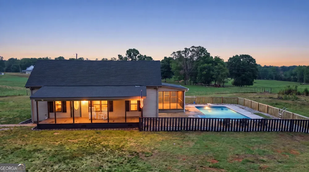 5525 Sandy Cross RD Carnesville, GA 30521