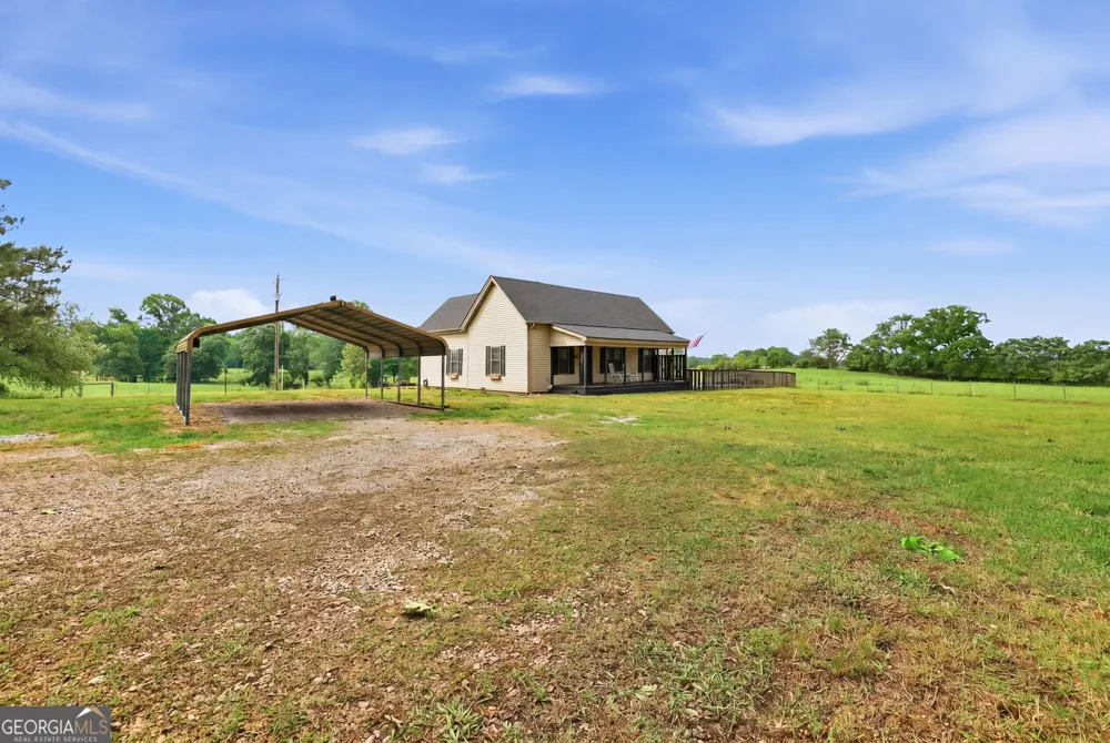 5525 Sandy Cross RD Carnesville, GA 30521