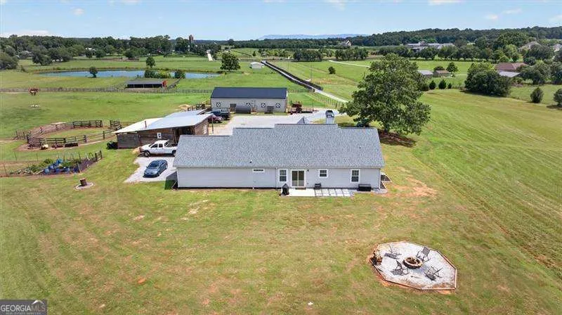 267 Hammond RD SE Calhoun, GA 30701