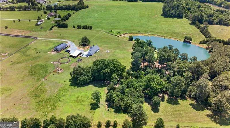267 Hammond RD SE Calhoun, GA 30701