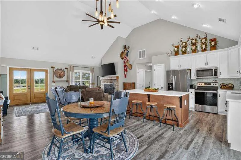267 Hammond RD SE Calhoun, GA 30701
