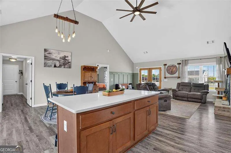 267 Hammond RD SE Calhoun, GA 30701