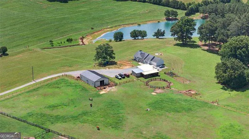 267 Hammond RD SE Calhoun, GA 30701