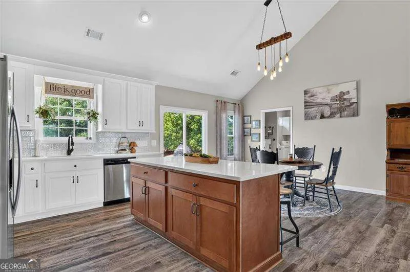 267 Hammond RD SE Calhoun, GA 30701