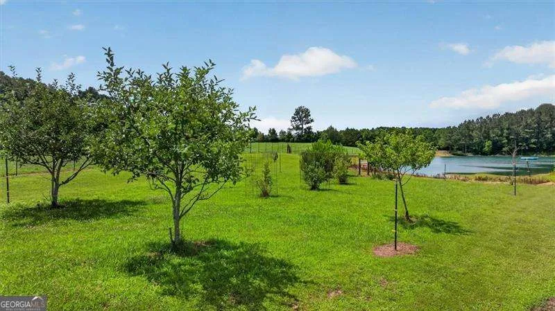 267 Hammond RD SE Calhoun, GA 30701