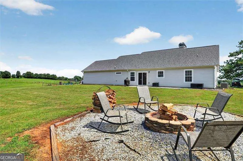 267 Hammond RD SE Calhoun, GA 30701