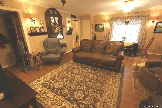1657 County Road 124 Floresville, TX 78114