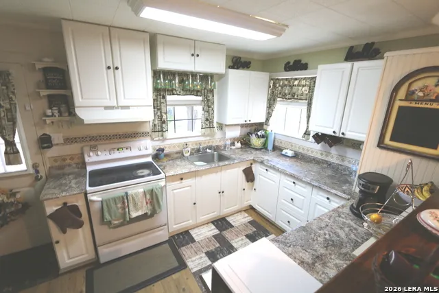 1657 County Road 124 Floresville, TX 78114