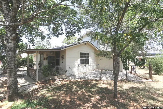 1657 County Road 124 Floresville, TX 78114
