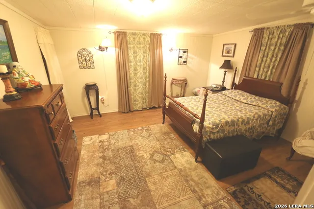 1657 County Road 124 Floresville, TX 78114