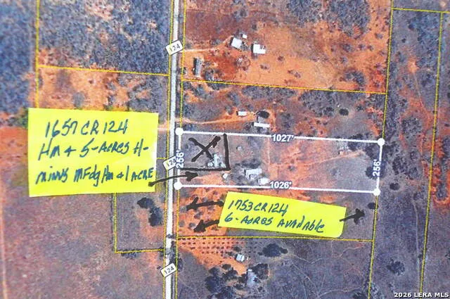 1657 County Road 124 Floresville, TX 78114