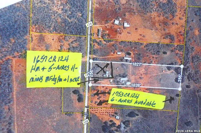 1657 County Road 124 Floresville, TX 78114