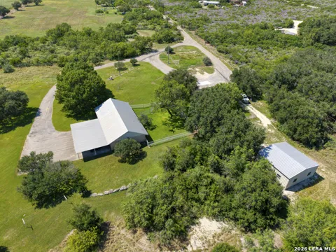 433 MILLS LN