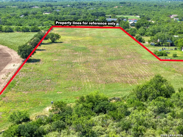 433 MILLS LN Uvalde, TX 78801