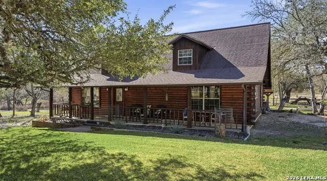 828 SHADY GROVE LN Adkins, TX 78101