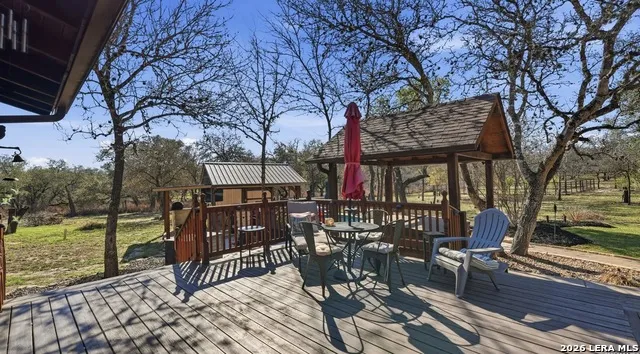 828 SHADY GROVE LN Adkins, TX 78101