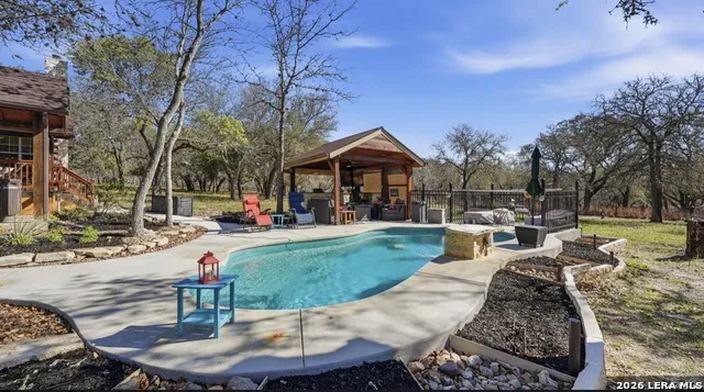 828 SHADY GROVE LN Adkins, TX 78101