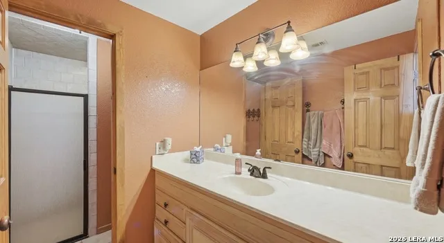 828 SHADY GROVE LN Adkins, TX 78101