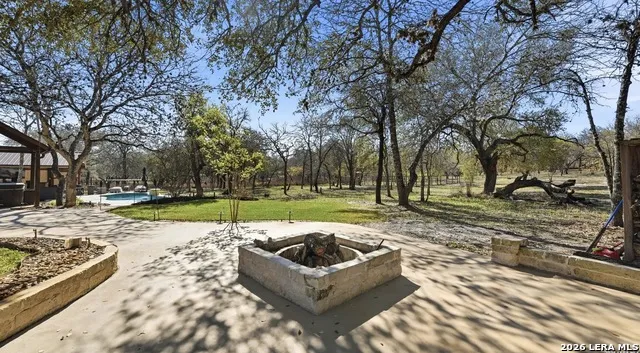 828 SHADY GROVE LN Adkins, TX 78101