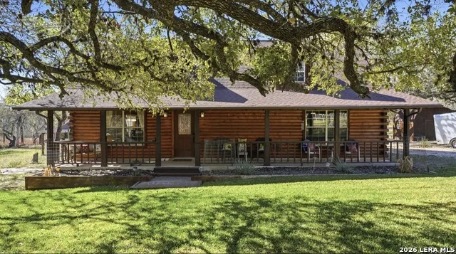 828 SHADY GROVE LN Adkins, TX 78101