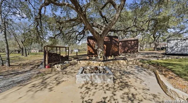 828 SHADY GROVE LN Adkins, TX 78101
