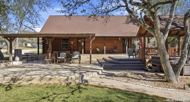828 SHADY GROVE LN Adkins, TX 78101